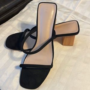 Size 9 black chunky heels